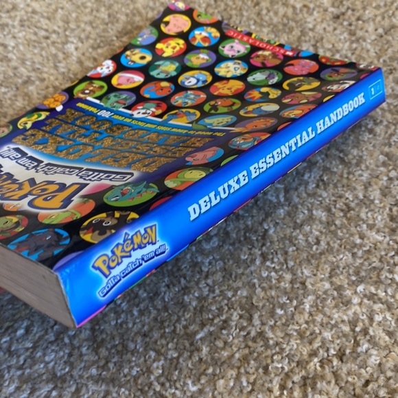 Pokémon Deluxe Essential Handbook - Picture 4 of 7
